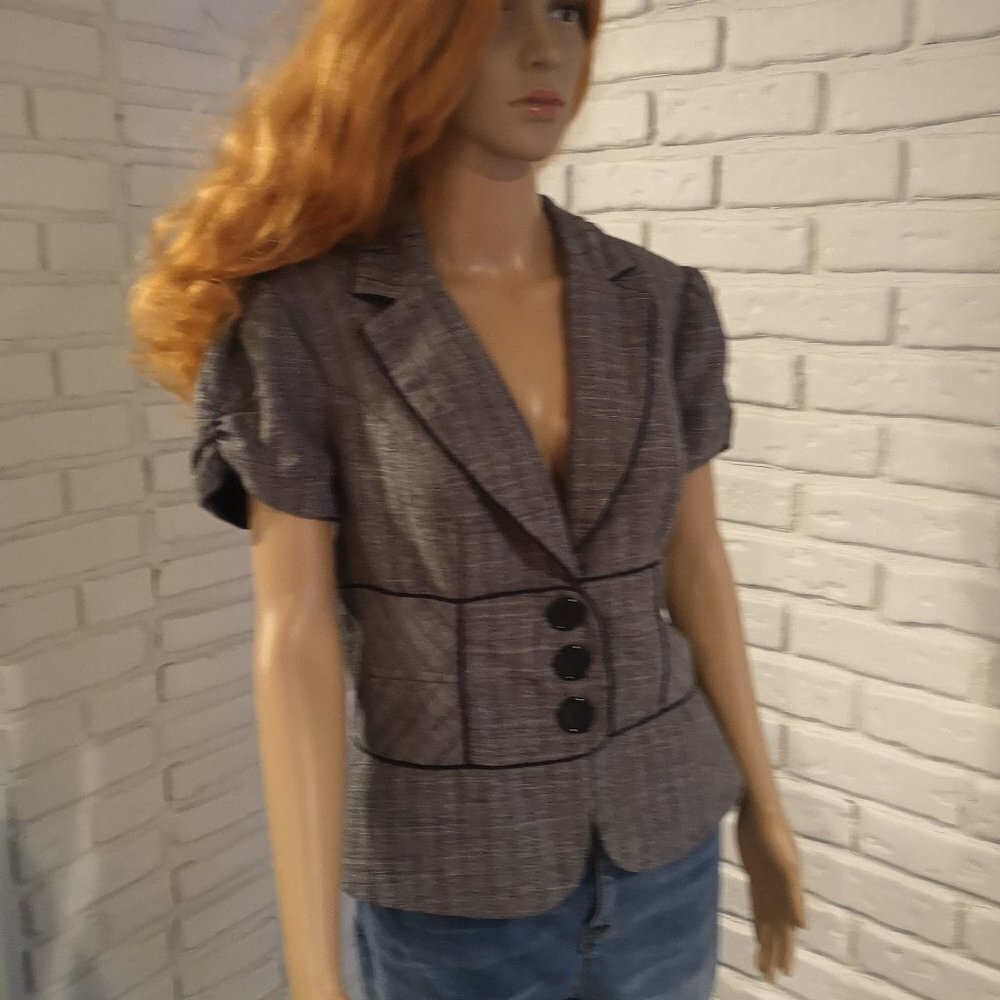 Ricki's Short Sleeve Size 10 Grey with Black Trim Fitted Ladies Blazer